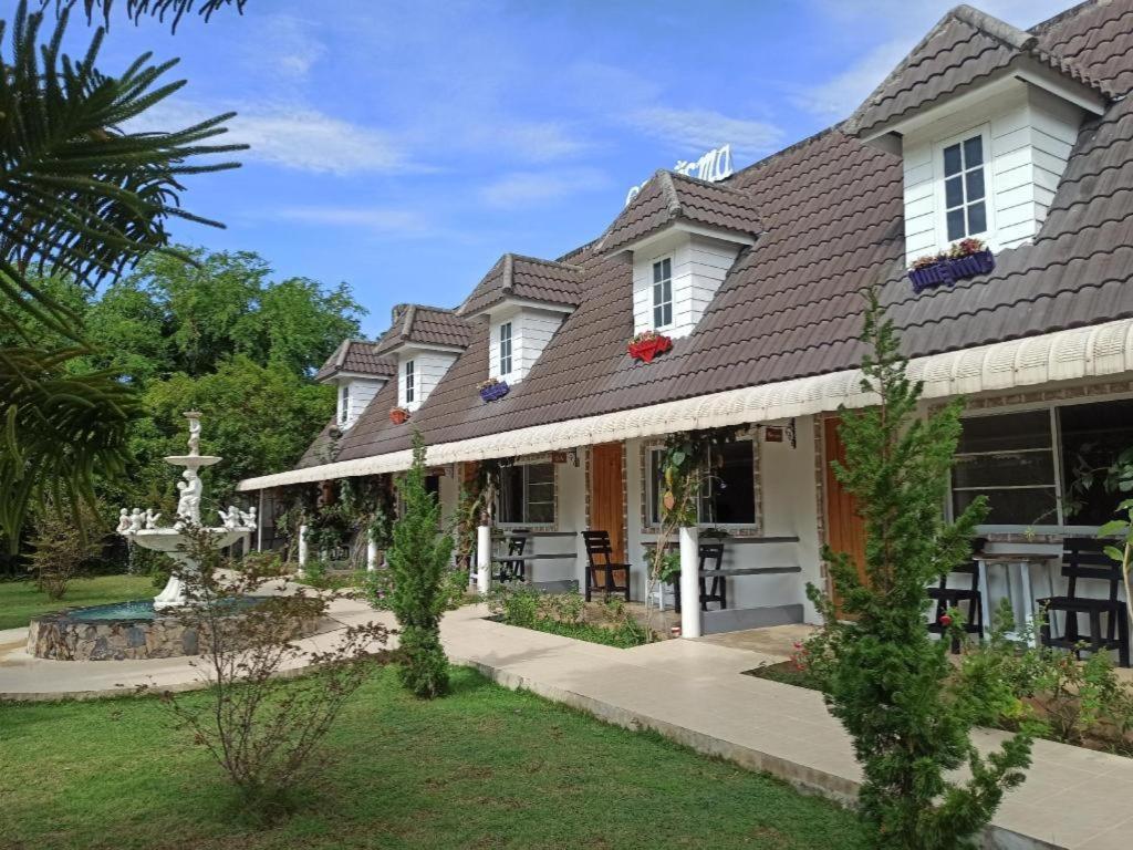 Charisma Resort Suan Phueng Eksteriør billede