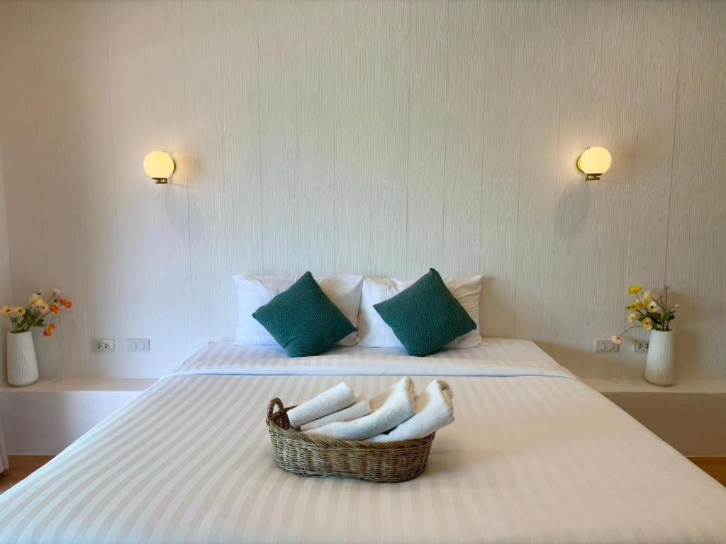 Charisma Resort Suan Phueng Eksteriør billede