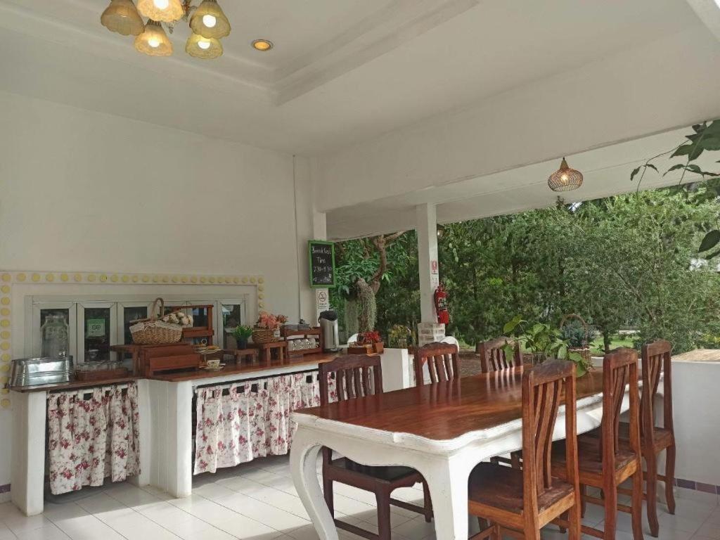 Charisma Resort Suan Phueng Eksteriør billede